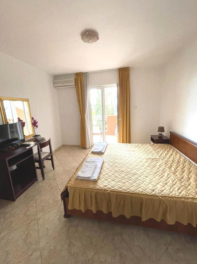 Hotel Suzana Budva Exteriör bild