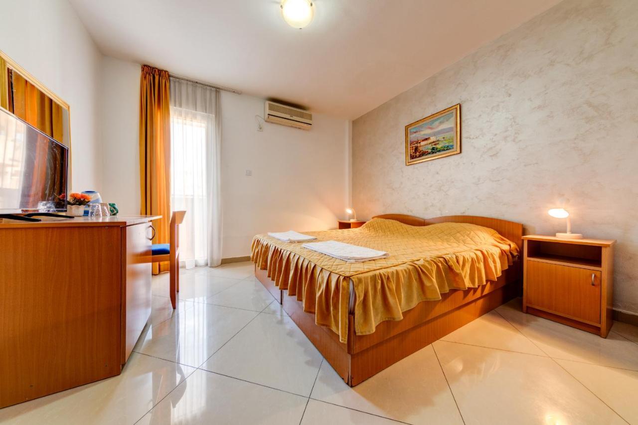 Hotel Suzana Budva Exteriör bild
