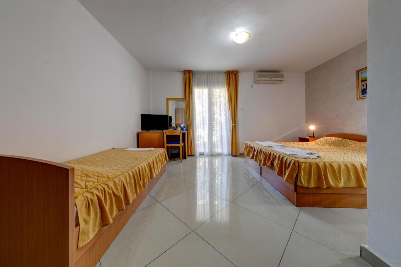 Hotel Suzana Budva Exteriör bild