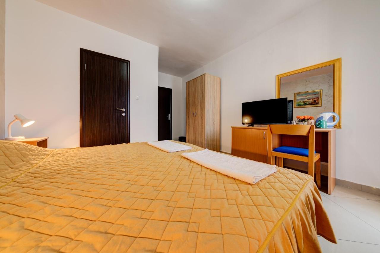 Hotel Suzana Budva Exteriör bild
