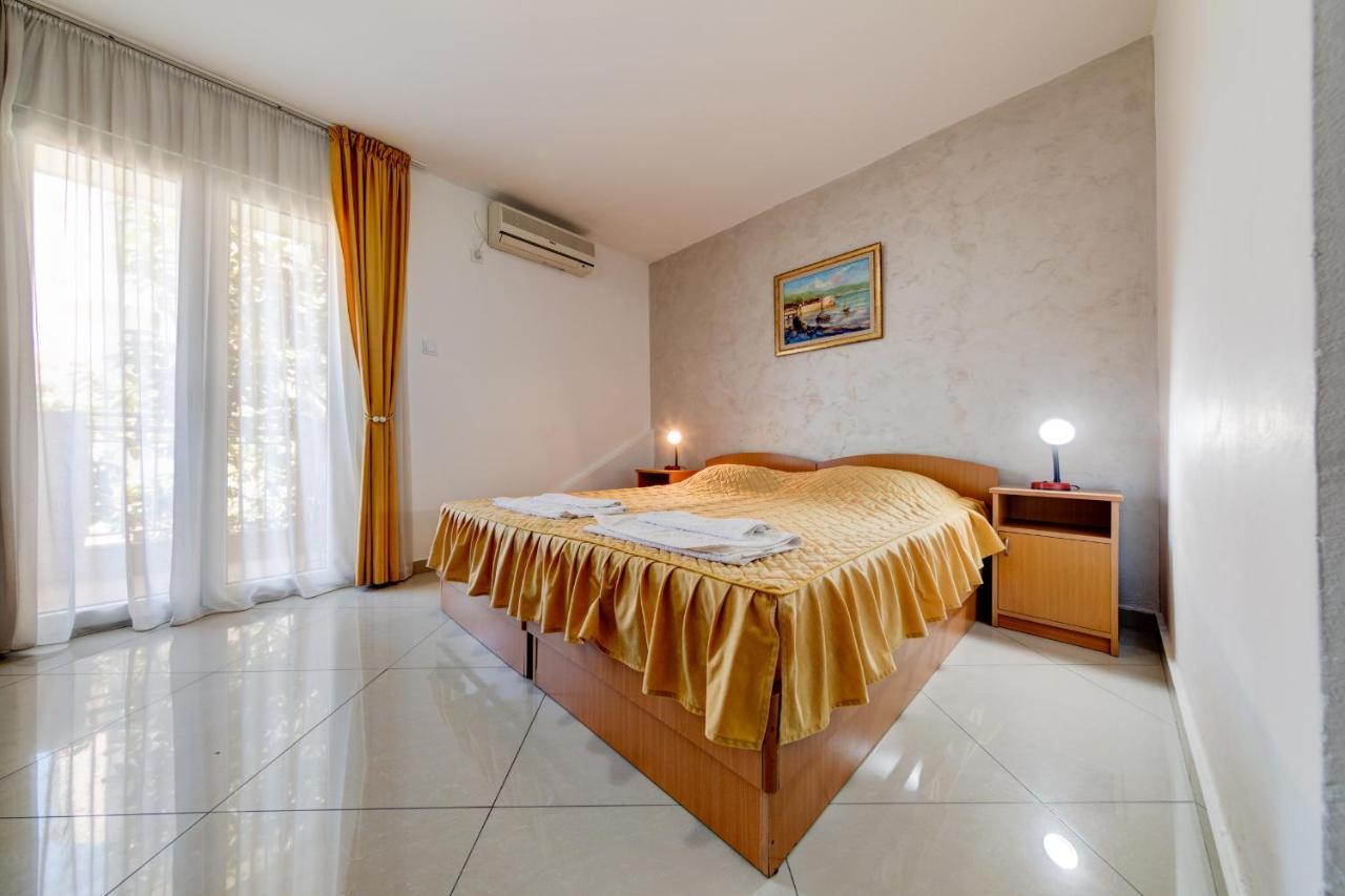 Hotel Suzana Budva Rum bild