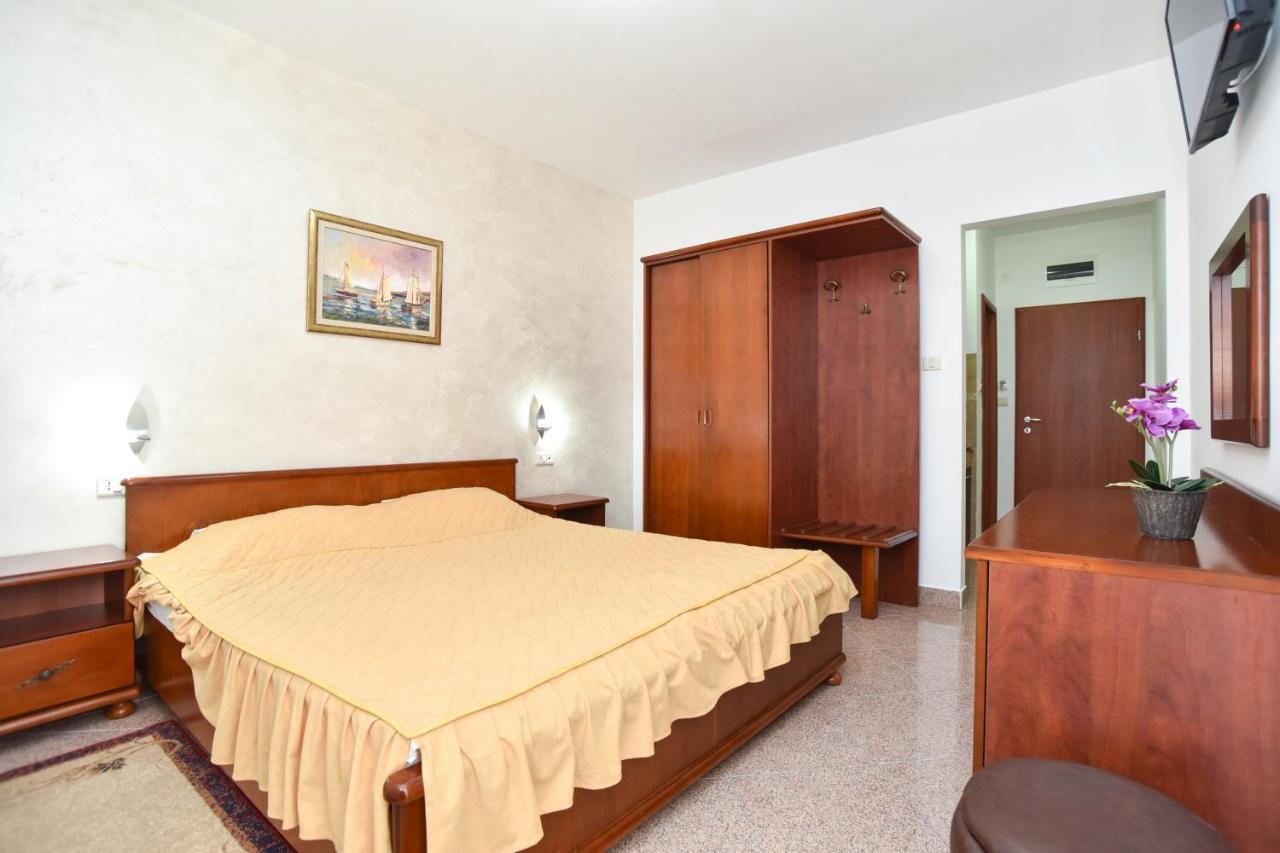 Hotel Suzana Budva Exteriör bild