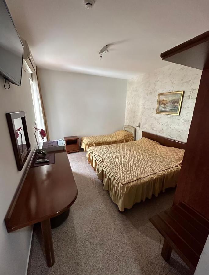 Hotel Suzana Budva Exteriör bild