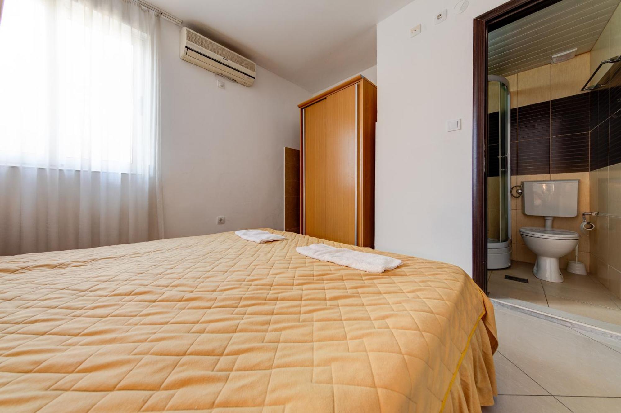 Hotel Suzana Budva Rum bild