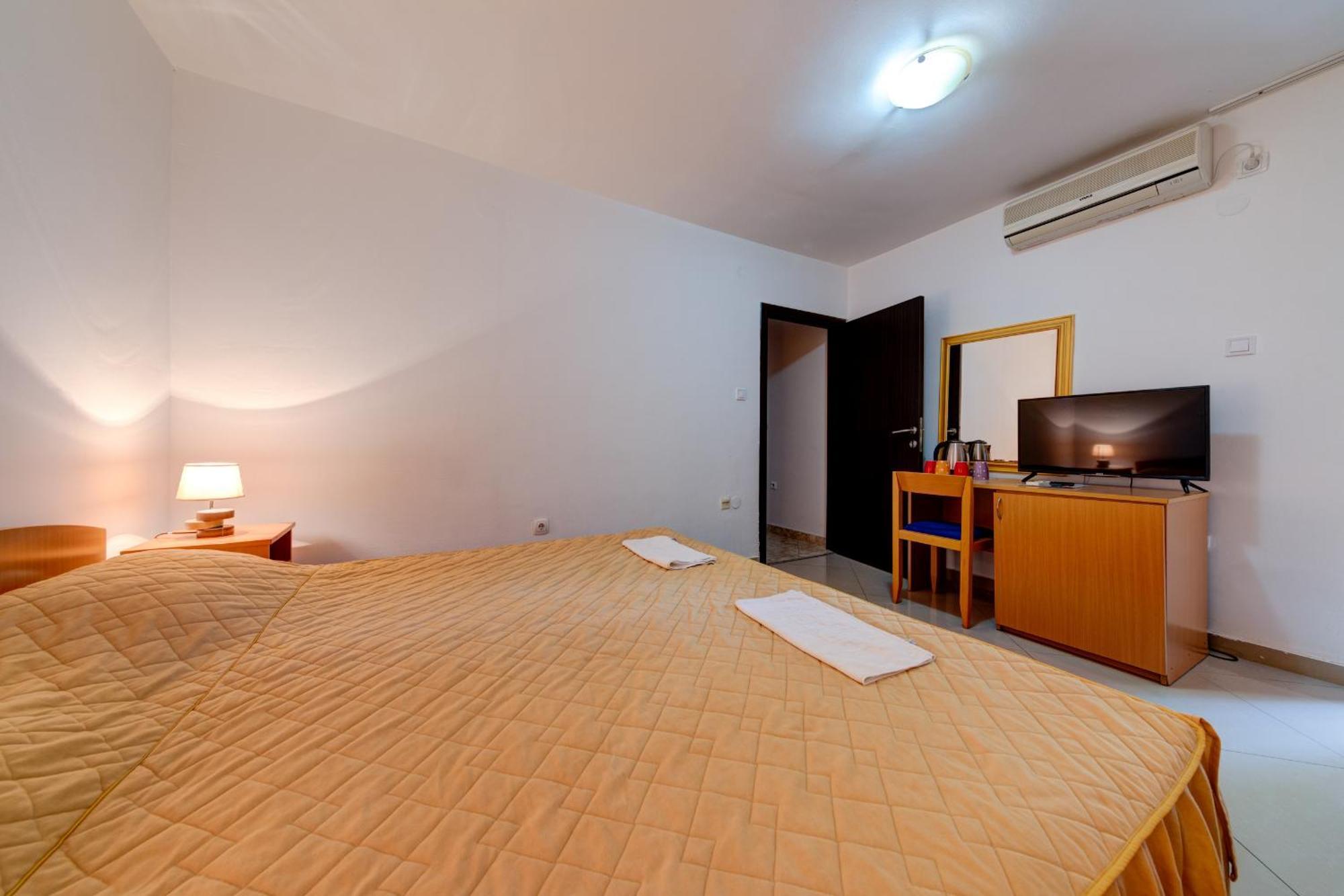 Hotel Suzana Budva Rum bild